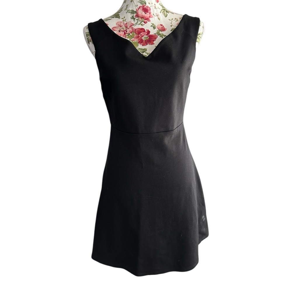 Black dress medium a line flattering Paris Sunday stretch sleeveless